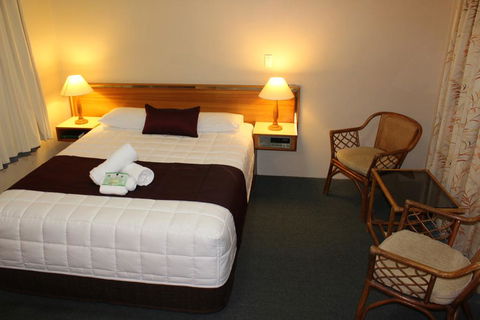 Tabourie Lake Motor Inn - eAccommodation 2