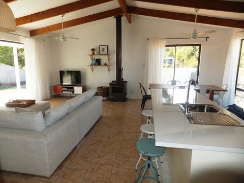 TERRIFIC ON TAMARA CRESCENT - eAccommodation 2