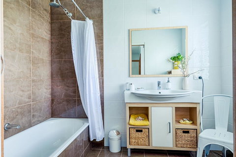 Ulverstone Boutique Accomodation - eAccommodation 28