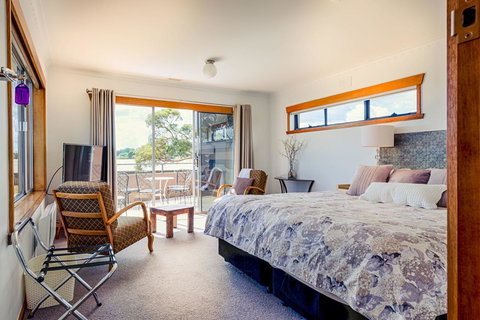 Ulverstone Boutique Accomodation - eAccommodation 25