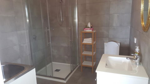 AppleBay Guest House - eAccommodation 8