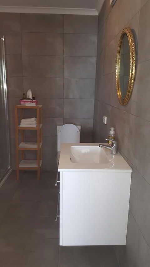 AppleBay Guest House - eAccommodation 9