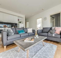 Marina View Apartment - eAccommodation