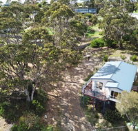 Front Row Beachfront - eAccommodation