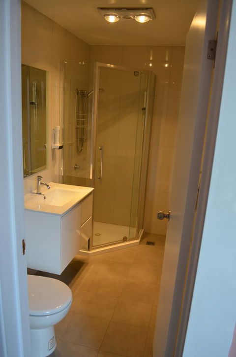 Empire Hotel Queenstown - eAccommodation 5