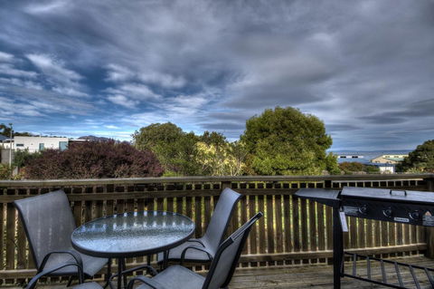 Ar Lan Y Mor - eAccommodation 1