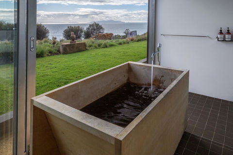 Avalon Coastal Retreat - eAccommodation 8