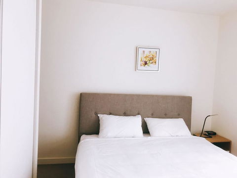 Ellia Doncaster Apartment - eAccommodation 13