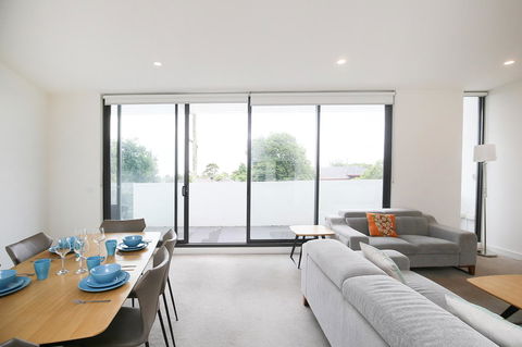 Ellia Doncaster Apartment - eAccommodation 36