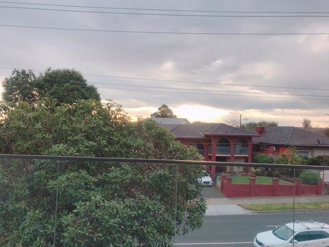 Ellia Doncaster Apartment - eAccommodation 2