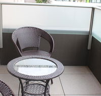 Poplar Box Hill Apartment - eAccommodation