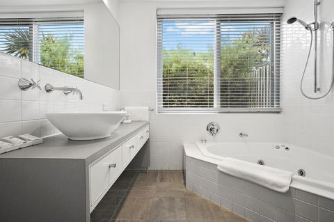 Oceanic Sorrento - eAccommodation 5