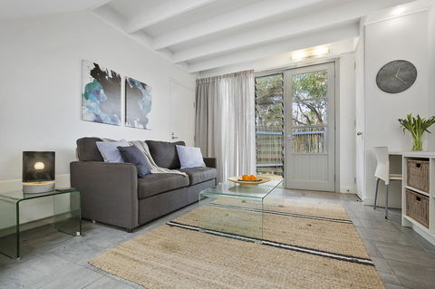 Oceanic Sorrento - eAccommodation 1