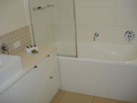 The Victoria Apartments - eAccommodation 26