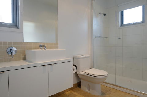 The Victoria Apartments - eAccommodation 12