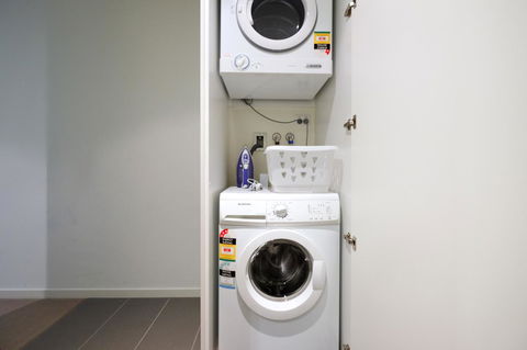 Mono Apartments On Franklin Street - eAccommodation 22