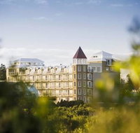 Deep Blue Hotel  Hot Springs - eAccommodation