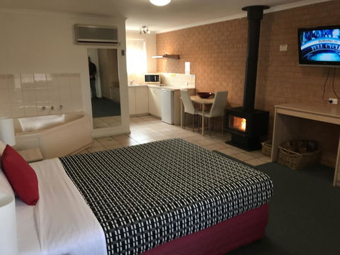Beachcomber Motel & Apartments - eAccommodation 2