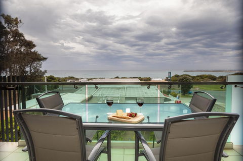 The Dolphin Apartments - eAccommodation 4