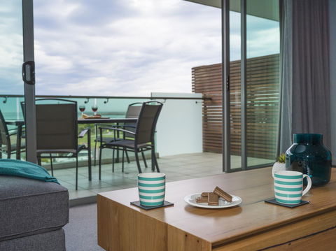 The Dolphin Apartments - eAccommodation 12