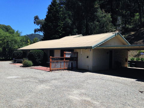 Snow View Holiday Units - eAccommodation 4