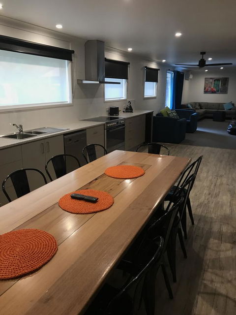 Snow View Holiday Units - eAccommodation 21