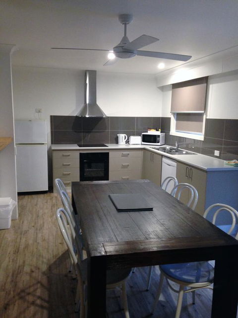 Snow View Holiday Units - eAccommodation 15