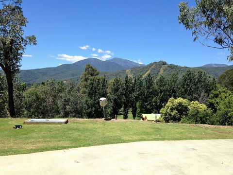 Snow View Holiday Units - eAccommodation 3