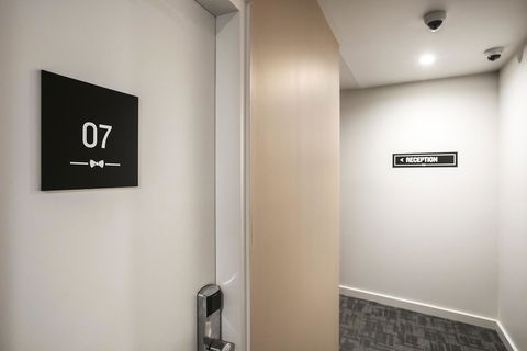 Nightcap At The Cheeky Squire - eAccommodation 25