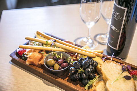 Nightcap At The Cheeky Squire - eAccommodation 23