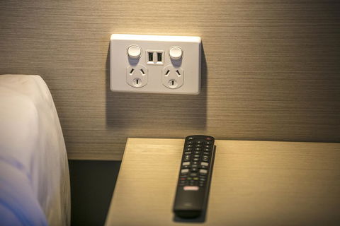 Nightcap At The Cheeky Squire - eAccommodation 11