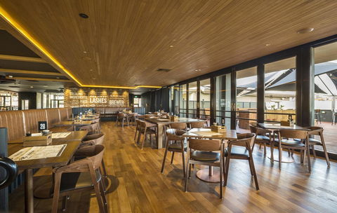 Nightcap At The Cheeky Squire - eAccommodation 27