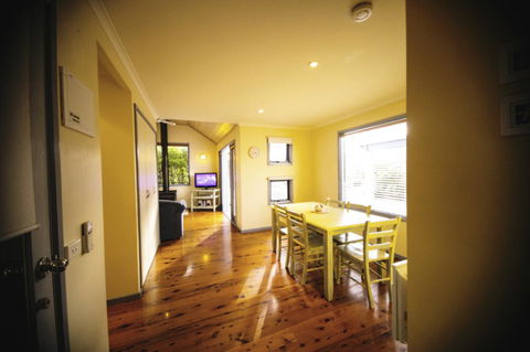 Rayville Boat Houses - eAccommodation 26