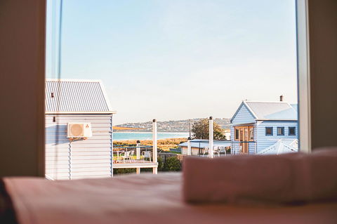 Rayville Boat Houses - eAccommodation 17