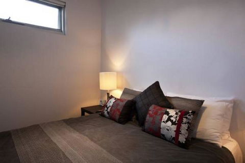 Battery Cove Beach Front Apartment - eAccommodation 13