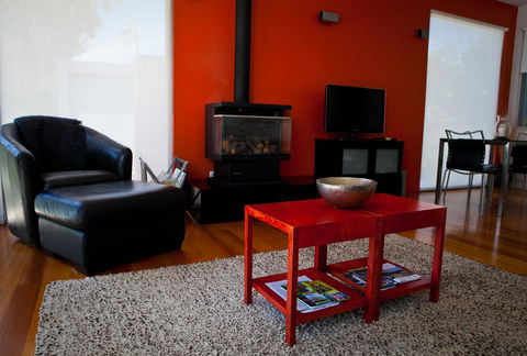 Battery Cove Beach Front Apartment - eAccommodation 10