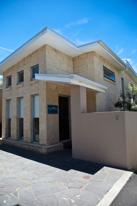 Battery Cove Beach Front Apartment - eAccommodation 12