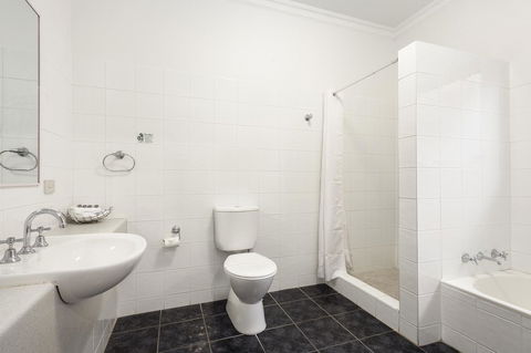 The International Motel Apollo Bay - eAccommodation 11