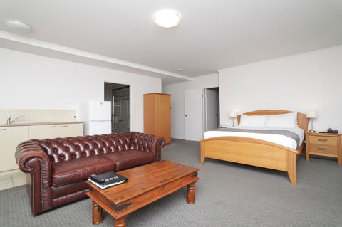Quality Inn & Suites The Menzies - eAccommodation 8