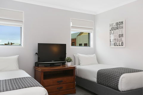 Quality Inn & Suites The Menzies - eAccommodation 14