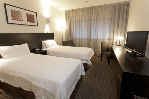 Causeway 353 Hotel - eAccommodation 6