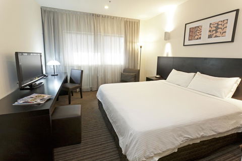 Causeway 353 Hotel - eAccommodation 0