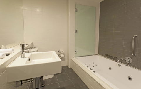 Causeway 353 Hotel - eAccommodation 29