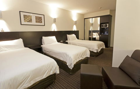 Causeway 353 Hotel - eAccommodation 21