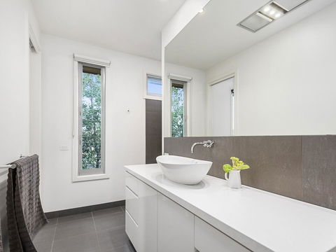 Aireys Ocean View - eAccommodation 10