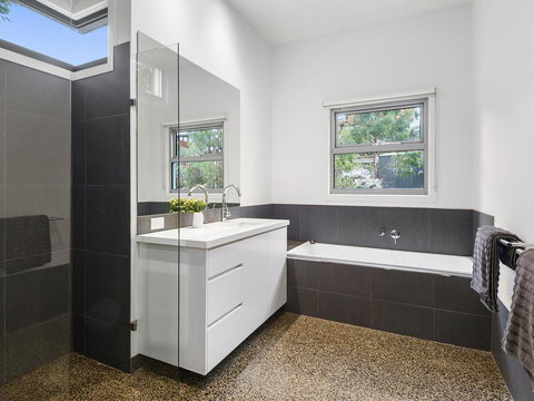 Aireys Ocean View - eAccommodation 9