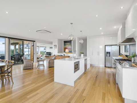 Aireys Ocean View - eAccommodation 1