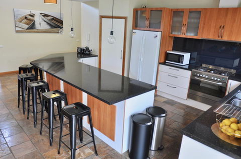 Crimea Retreat - eAccommodation 12
