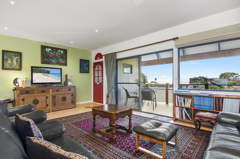 Black Dolphin Beach Penthouse - eAccommodation 9