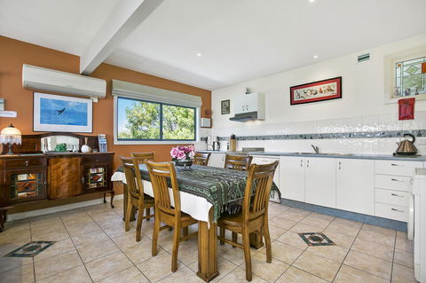 Black Dolphin Beach Penthouse - eAccommodation 22